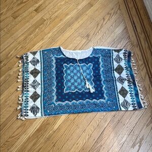 DO EVERYTHING IN LOVE Bohemian Blue and White tassle Poncho one size fit…